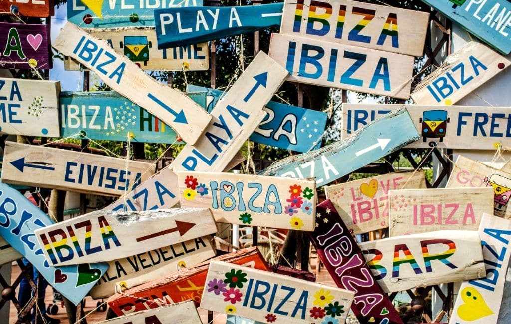 Belg viert tijdens thuisquarantaine met gasten feest op Ibiza (video)