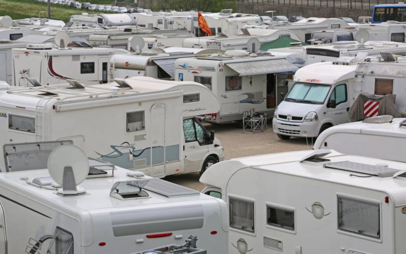 Verboden met de kampeerauto op de camperparking van Málaga te overnachten