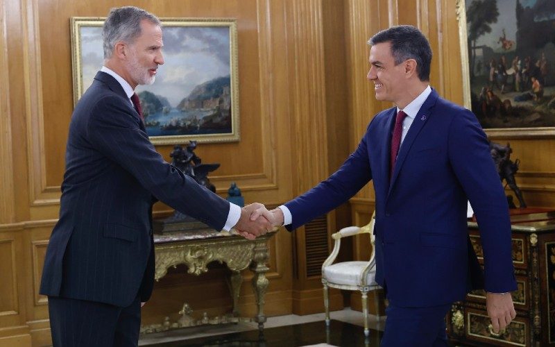 Demissionair premier door koning gevraagd om nieuwe regering te vormen in Spanje