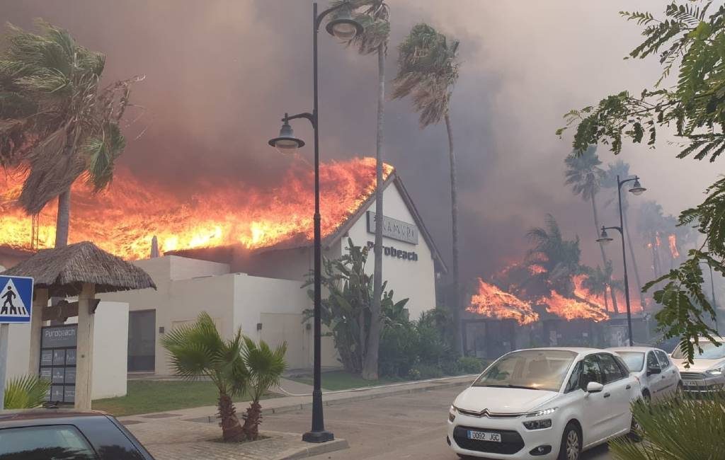 Grote brand in toeristisch centrum Estepona