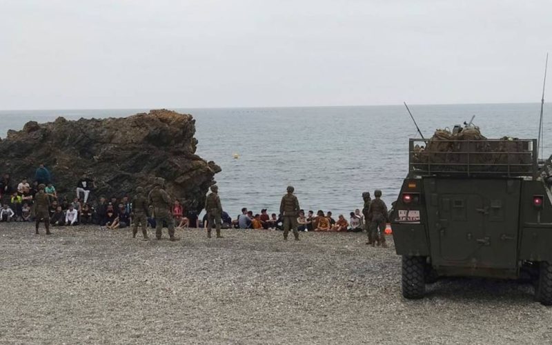 Spaanse leger moet optreden bij nieuwe migranten-crisis: 6.000 migranten bij de grens tussen Marokko en Spanje