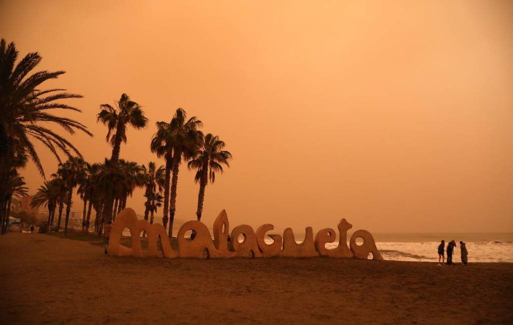 Saharastof kleurt de lucht van Málaga en Almería opnieuw geel/oranje