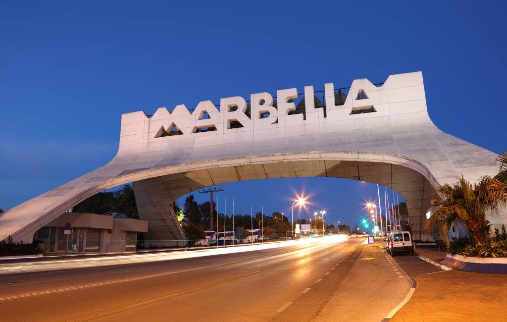 Avondklok in Marbella en Estepona na goedkeuring rechters in Andalusië