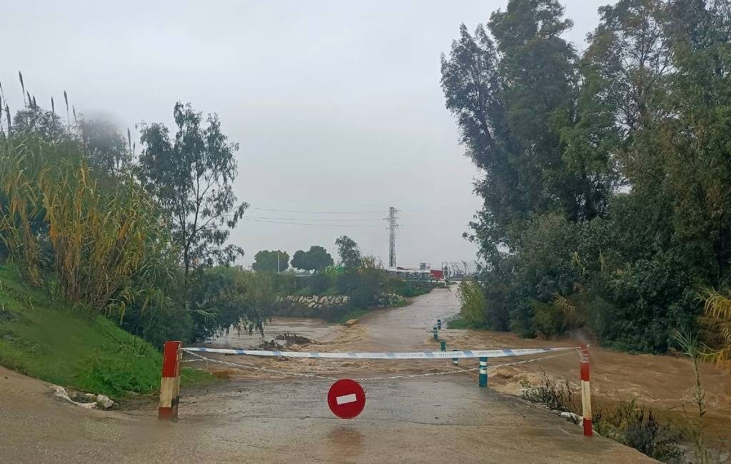 Veel wateroverlast in de provincie Málaga vanwege hevige regenval