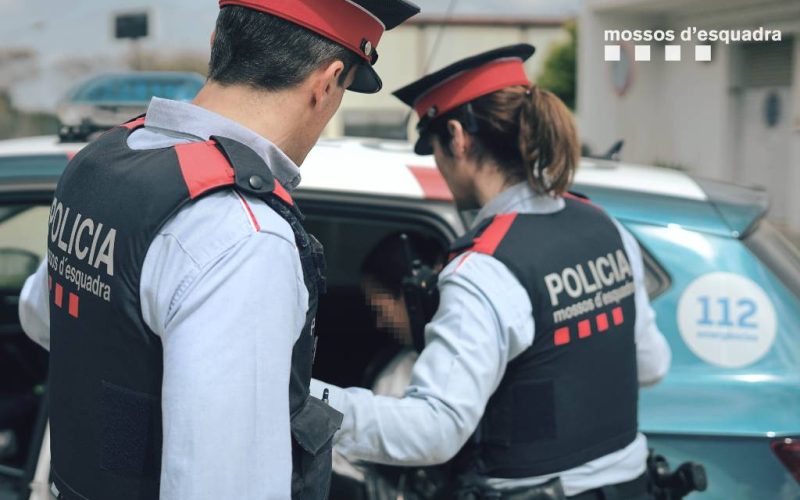Politie bevrijdt in Barcelona Chinese slaven die niet wisten dat er een pandemie gaande is