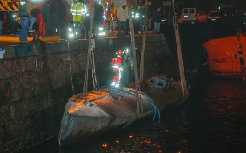 Verlaten narco-onderzeeër ontdekt in rivier in Galicië
