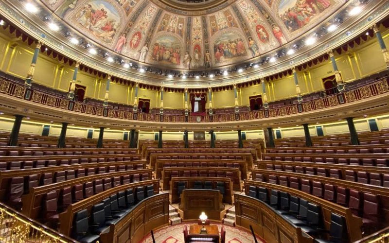 Staatsbegroting van Spaanse coalitieregering met meerderheid aangenomen