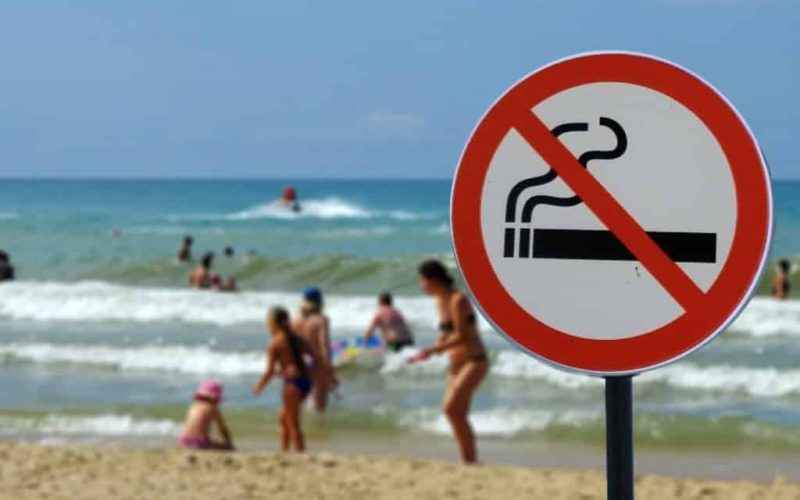 Barcelona krijgt deze zomer vier rookvrije stranden