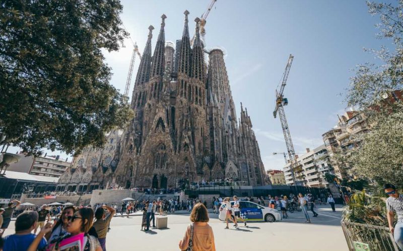 Buurtbewoners Sagrada Familia in Barcelona hebben genoeg van het toerisme