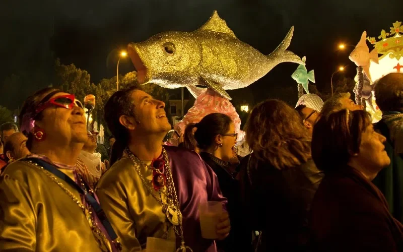 Dee ‘entierro de la sardina’ of Aswoensdag in Spanje als afsluiting van carnaval
