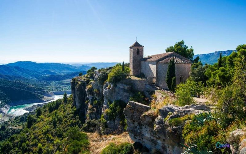 Het prachtig gelegen Catalaanse dorp Siurana wil geen mooi dorp van Spanje worden