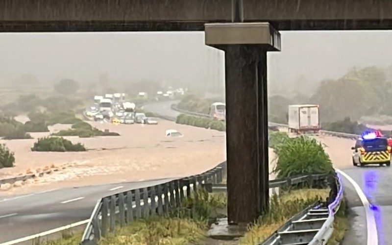 Gevolgen DANA-storm in Spanje: doden en, overstromingen en afgesloten AP-7 snelweg