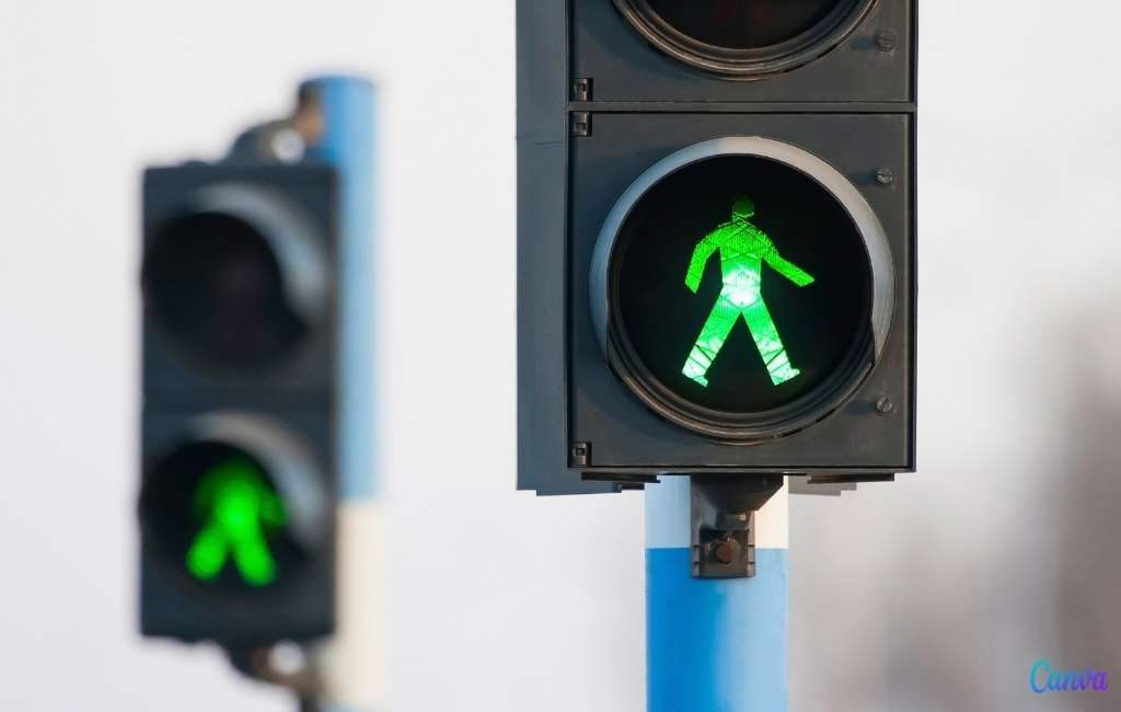 Controverse rond het knipperende oranje stoplicht bij overstekende voetgangers in Spanje
