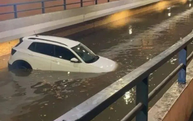 Hevige regenval zorgt voor wateroverlast in Madrid