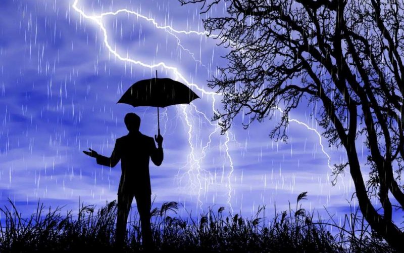 Man in Madrid gewond na blikseminslag via paraplu