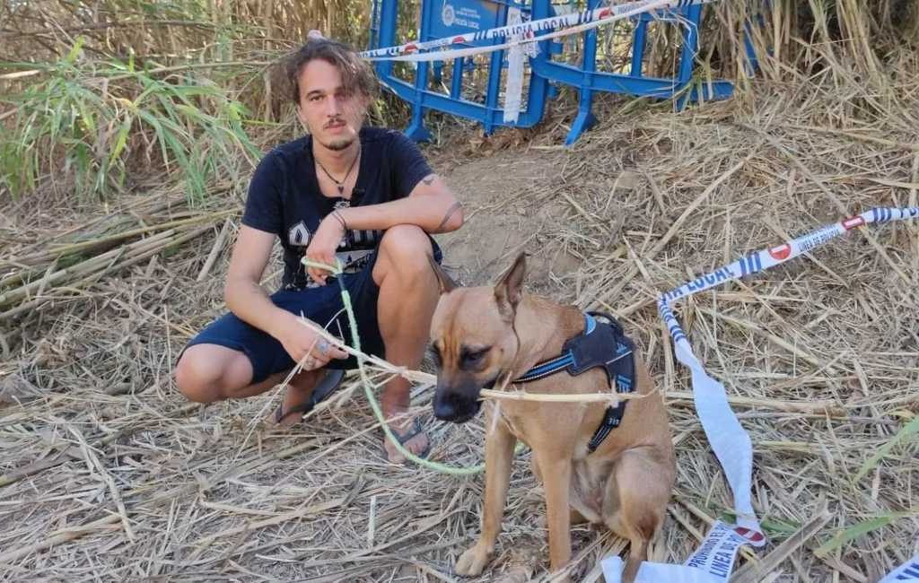 Man valt in 10 meter diepe waterput maar zijn blaffende hond redt zijn leven in Málaga