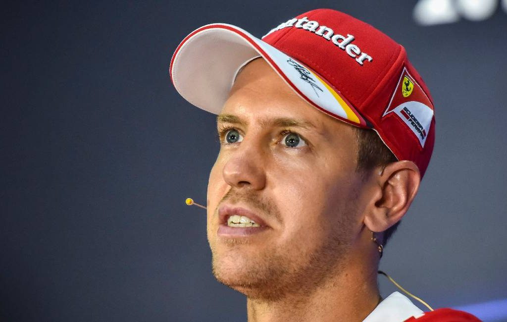 Sebastian Vettel zet achtervolging in op elektrische step na overval in Barcelona