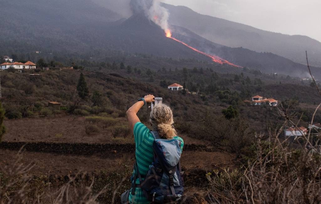 Op excursie vanaf Tenerife naar rampgebied La Palma om vulkaan te bekijken