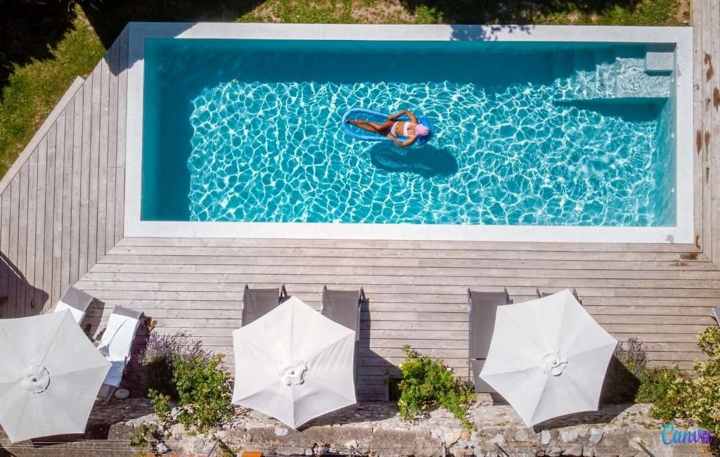 Een zwembad per 37 inwoners in Spanje